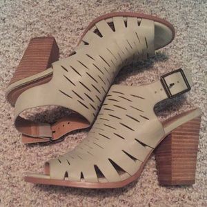 Cute mint chunky heels